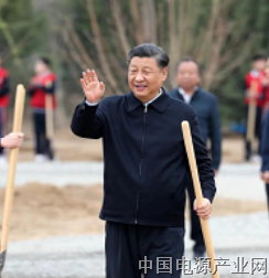 习近平参加首都义务植树活动